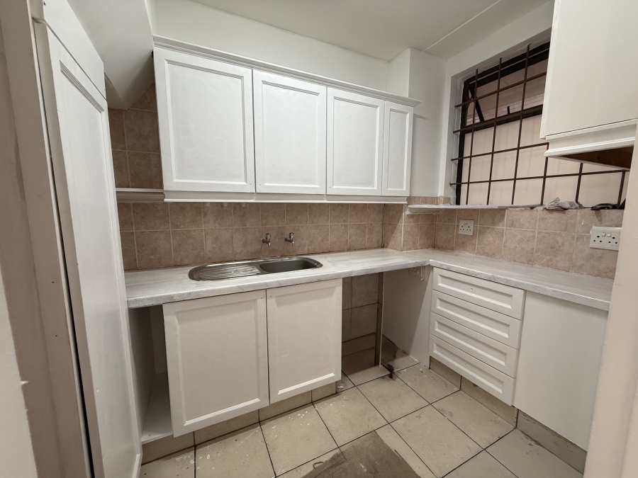 To Let 1 Bedroom Property for Rent in Rondebosch Western Cape